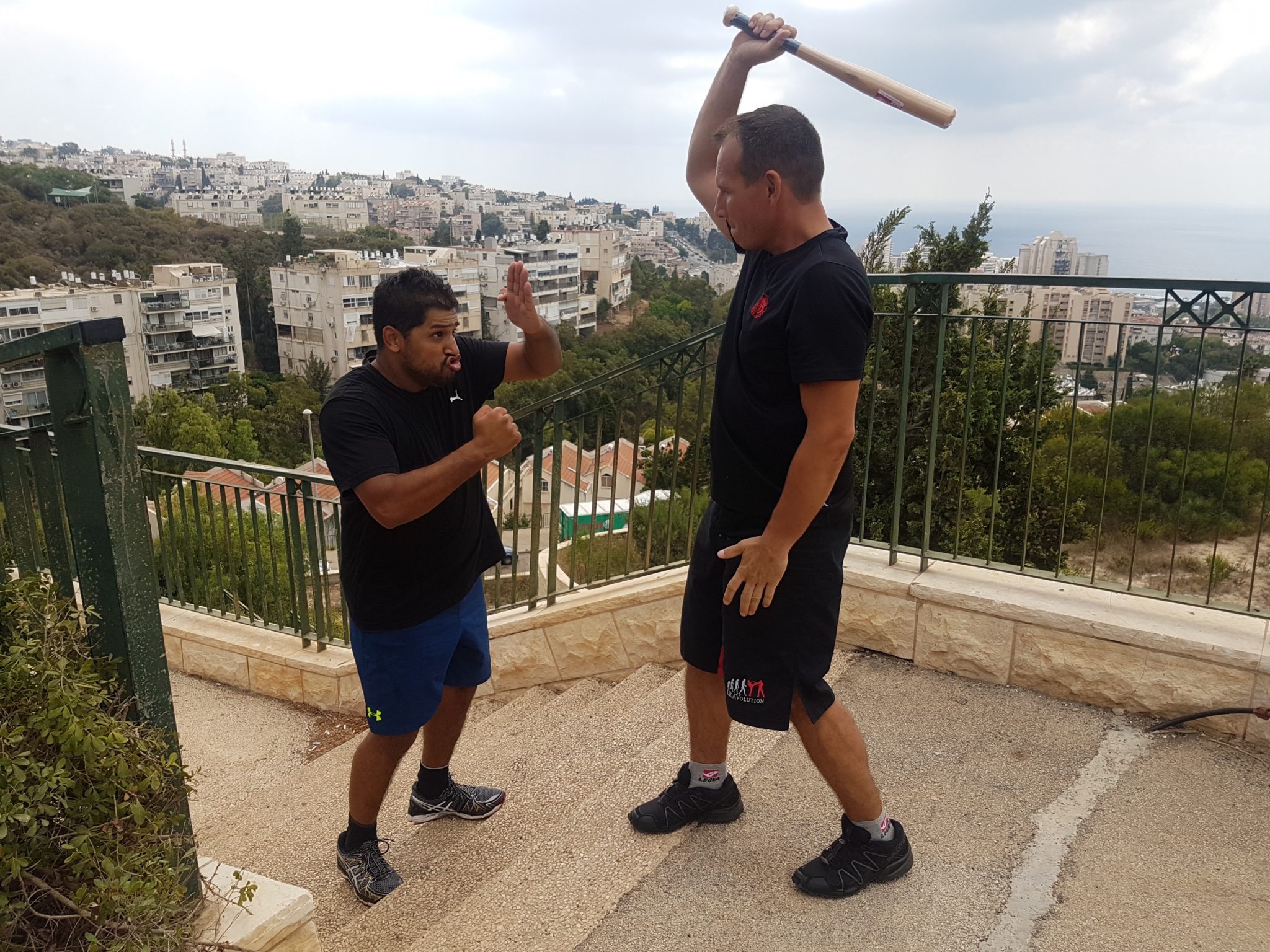 Krav Maga KRAVolution Krav Maga Institut Selbstverteidigung Training Baseballschläger Krav Maga KRAVolution Krav Maga Institut Selbstverteidigung Training Baseballschläger