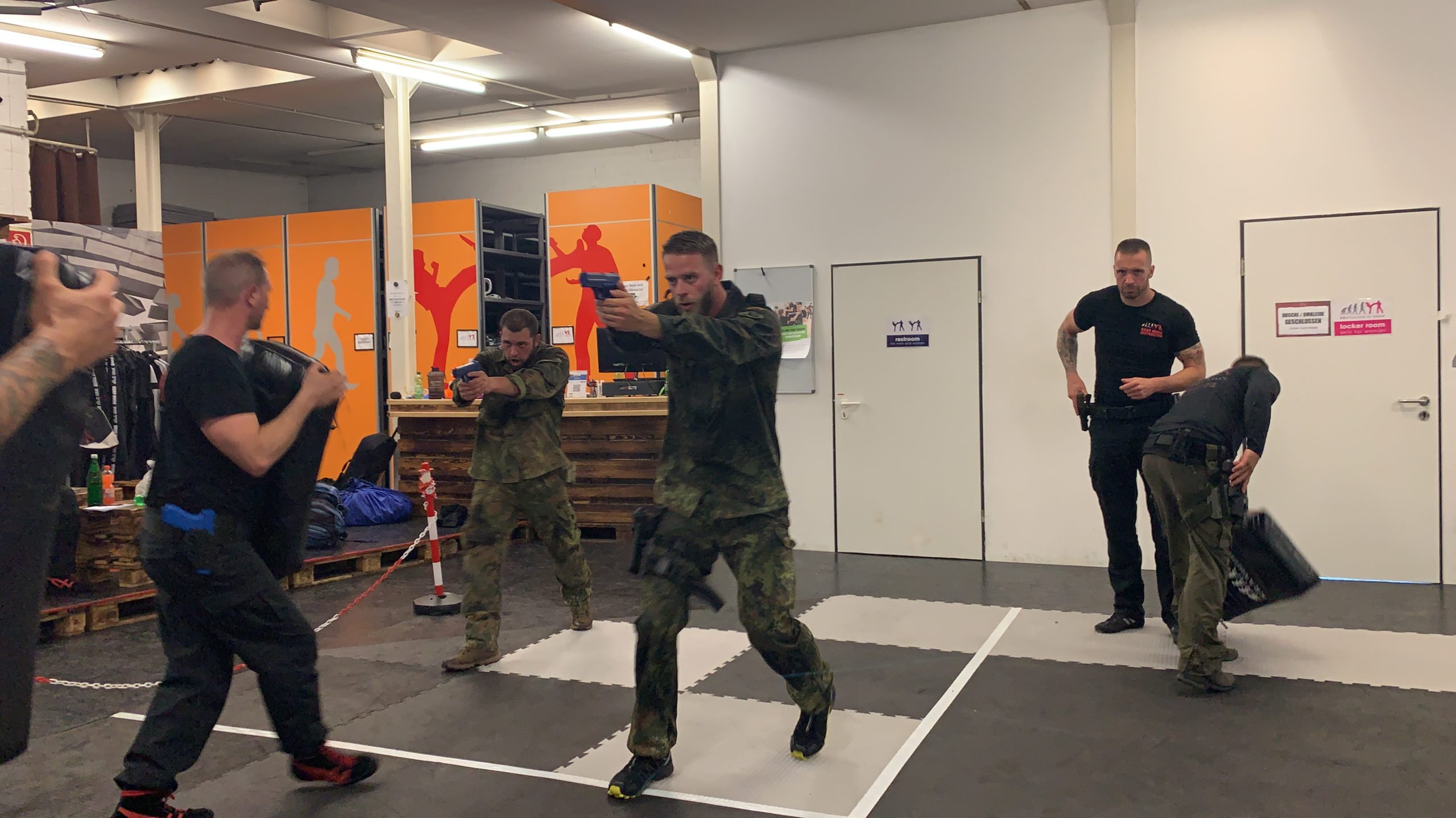 Foto 13.07.20, 15 05 47 KRAVolution Krav Maga Military Instructors rifle