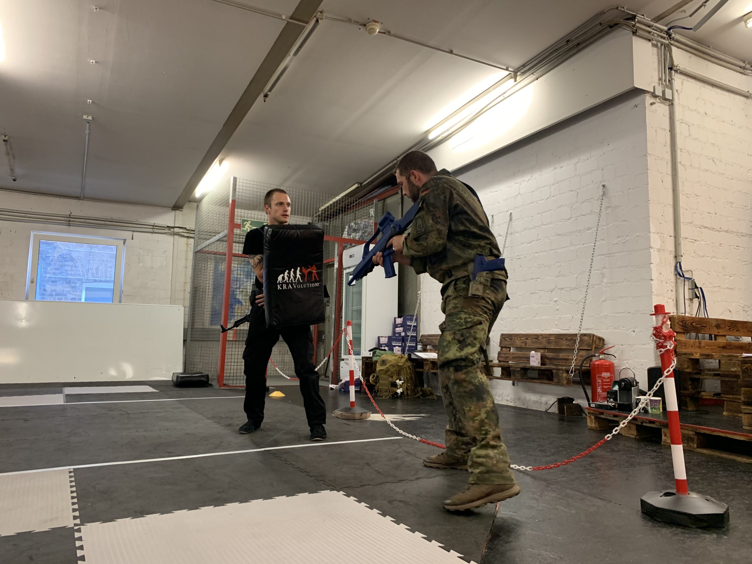 Foto 13.07.20, 16 03 12 KRAVolution Krav Maga Military Instructors disarm