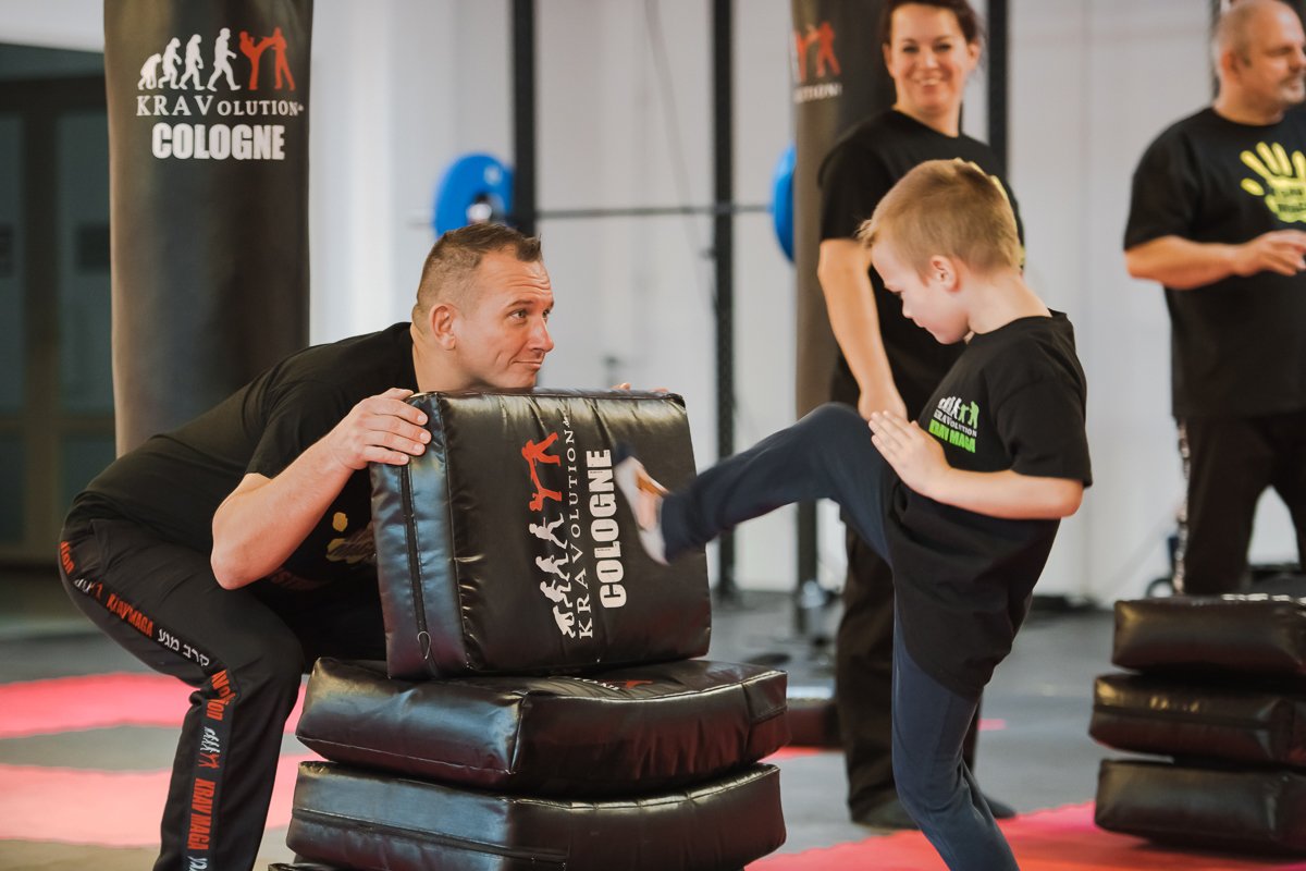 Carsten Draheim Krav Maga für Kids und Teenager Carsten Draheim Krav Maga für Kids und Teenager